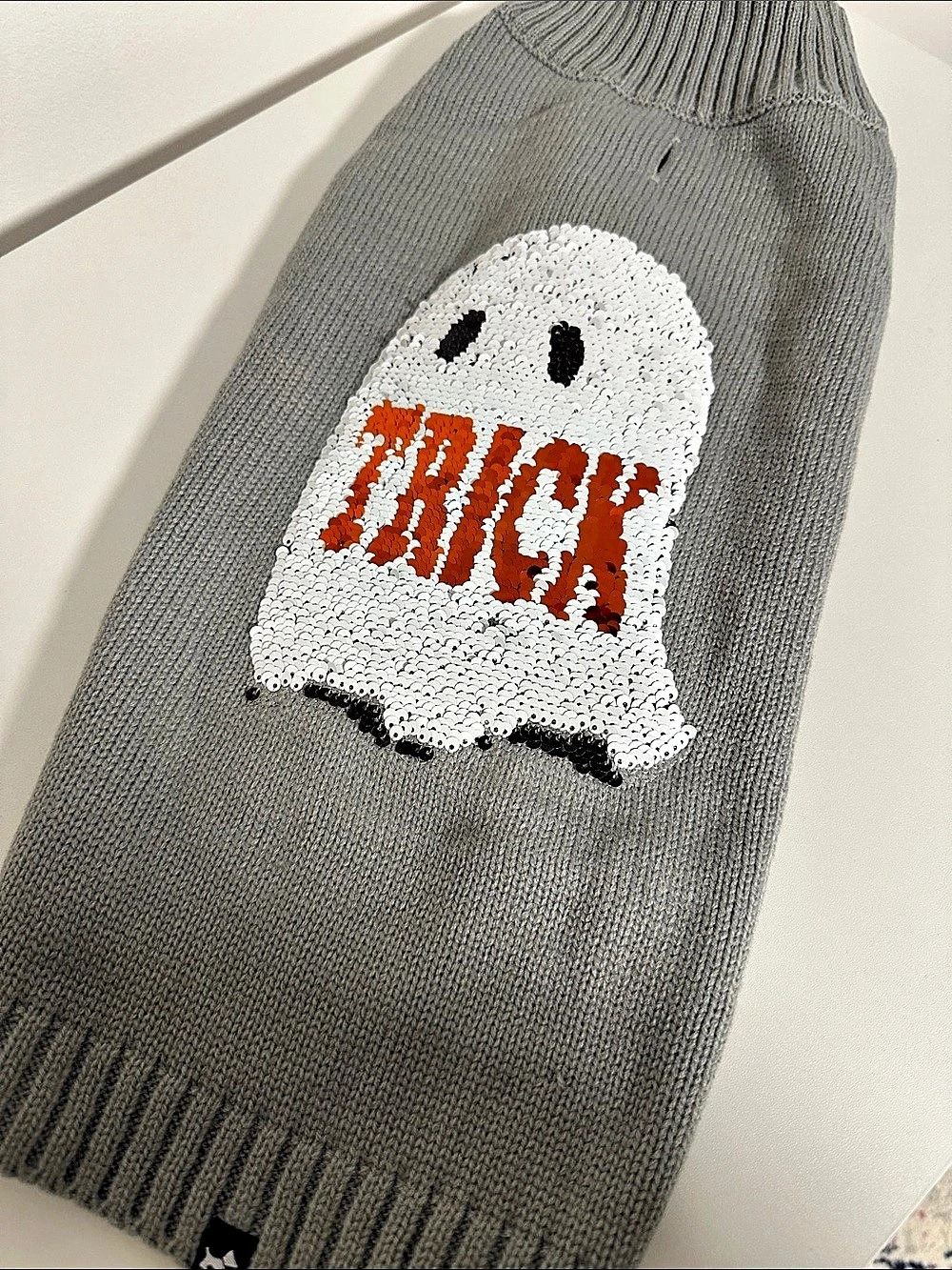 Hotel Doggy Dog Halloween Sweater, Grey, Size Large/L, NWT